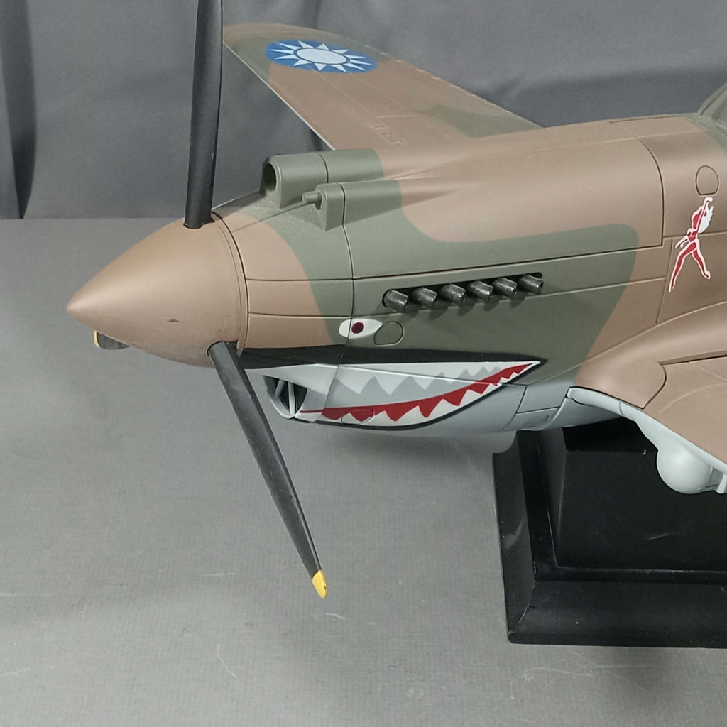 Curtiss P-40B Warhawk 1:18 Model Airplane - image 2 of 10