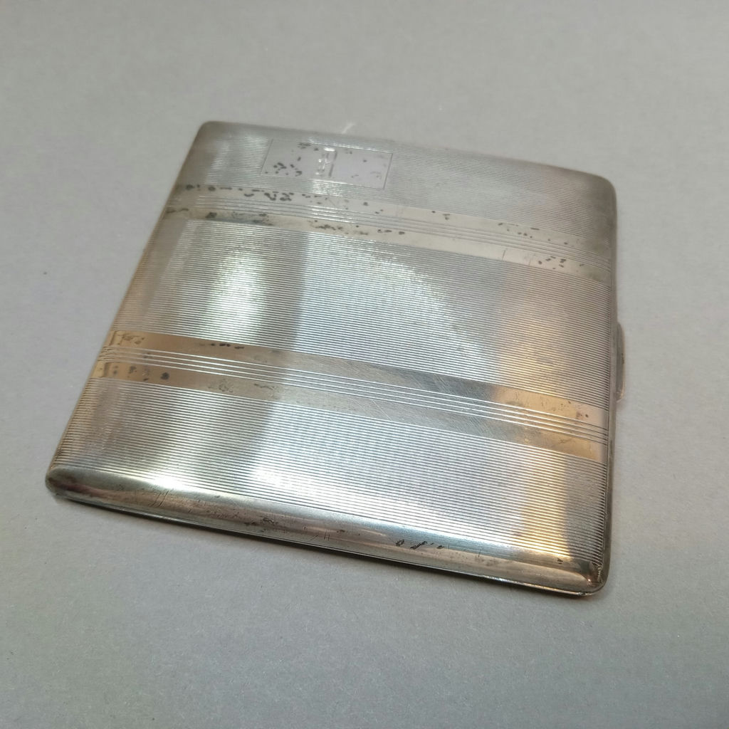 Sterling for a Distinguished Gentleman (80+dwt) - image 14 of 25