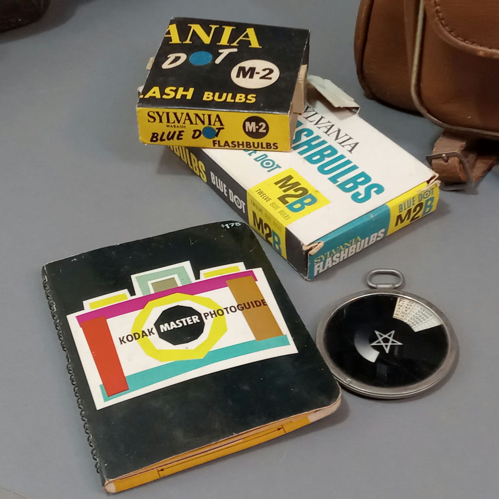 Vintage Graflex Century 35A Film Camera & More - image 13 of 19