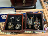 Costume Jewelry - thumbnail 8 of 8