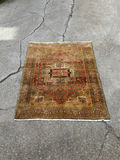 Handwoven Wool Serapi Rug - thumbnail 2 of 5