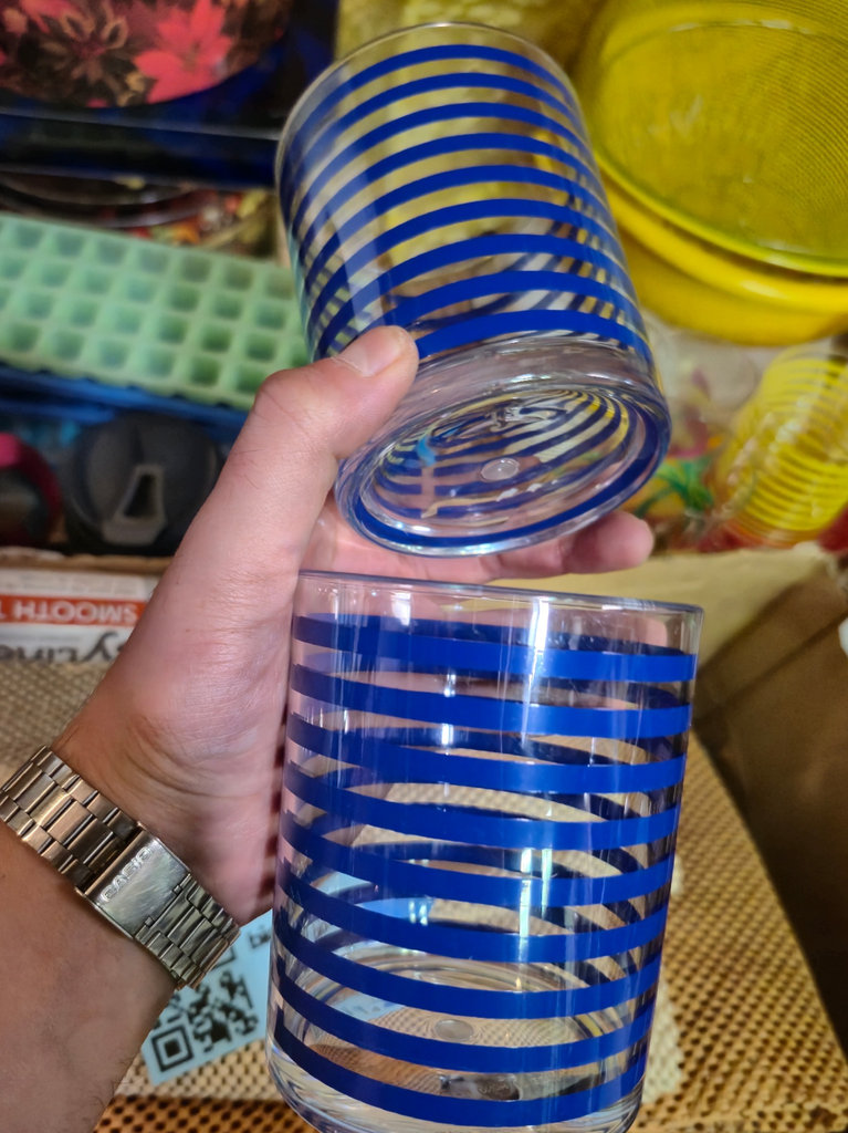 Assorted kitchenware and home decor items - image 2 of 7