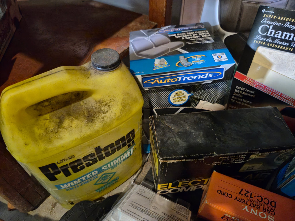 Automotive accessories and maintenance tools - image 2 of 8