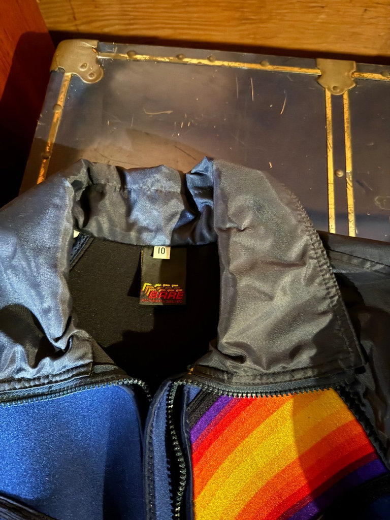 Outdoor gear and camping equipment assortment - image 3 of 19