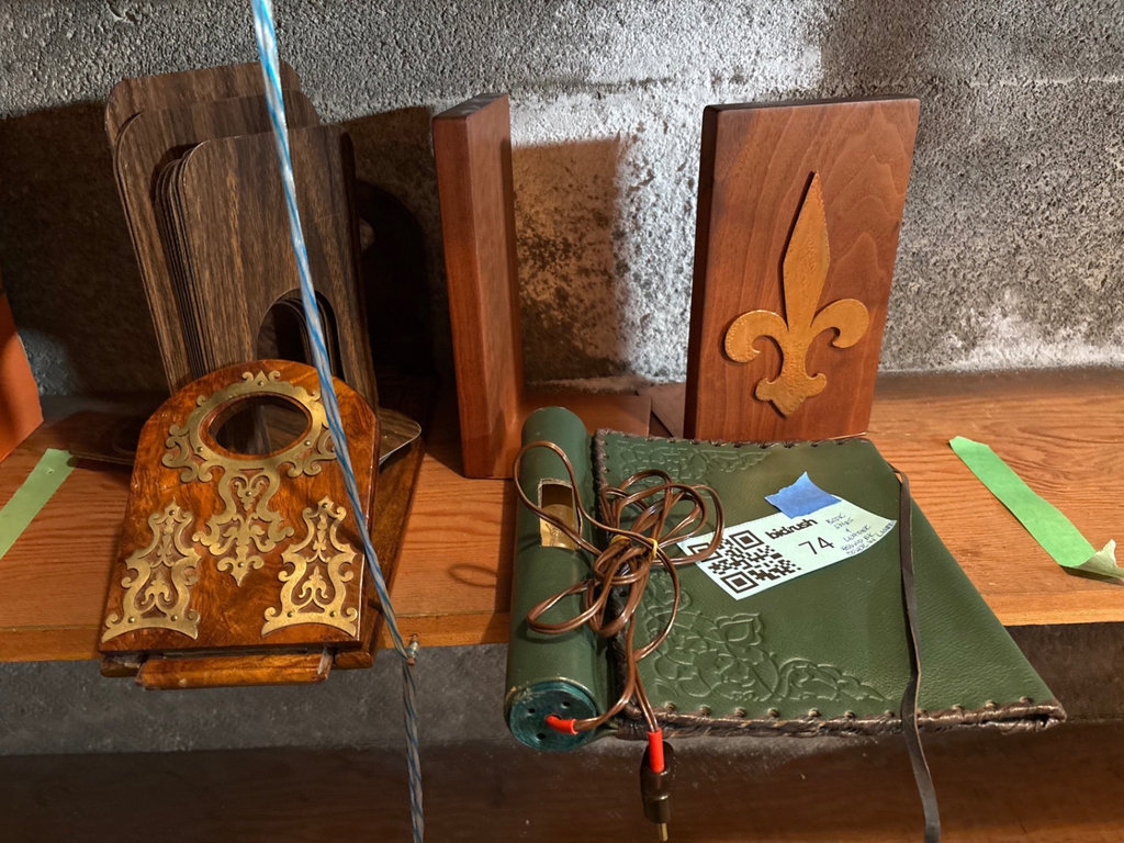 Vintage leather light-up reader and bookend pieces with fleur-de-lis motifs - image 1 of 5