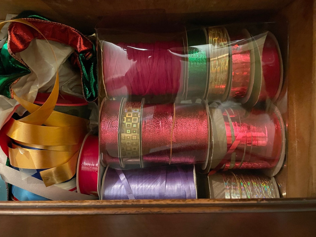 Assorted Gift bags, ribbons and Wrapping Supplies - image 4 of 6