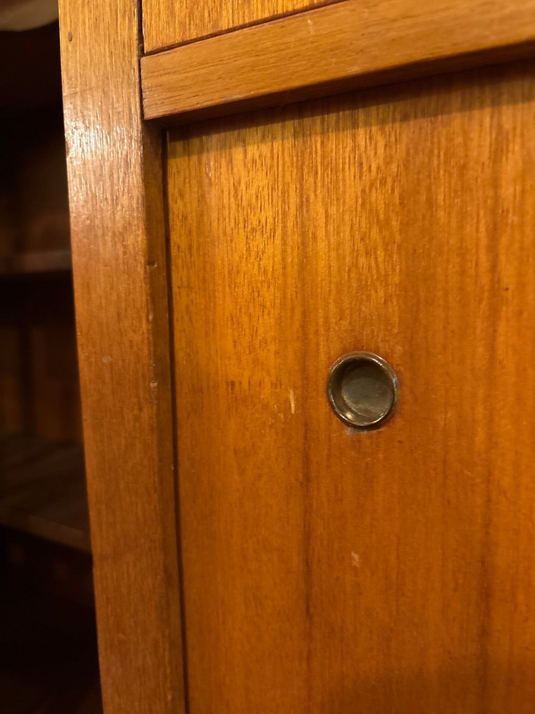 Mid-Century style display cabinet w glass upper section & lower storage - image 4 of 8