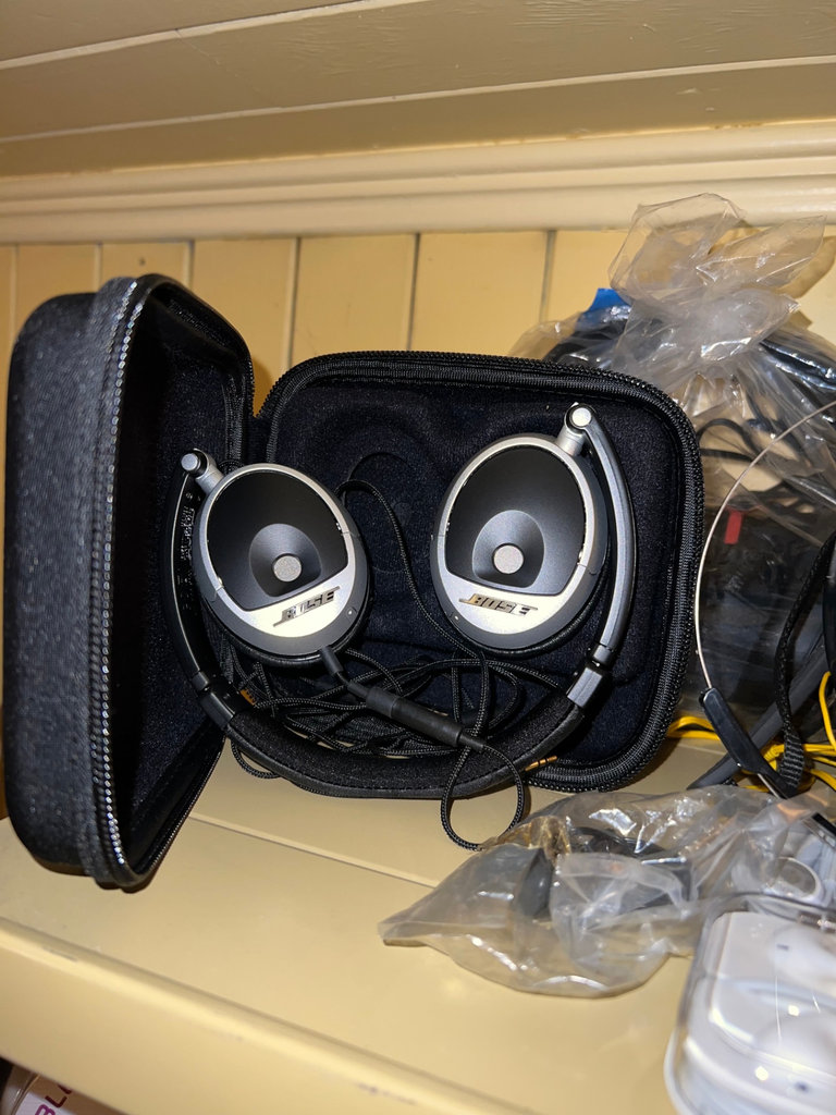 Assorted electronics and audio accessories - image 2 of 12