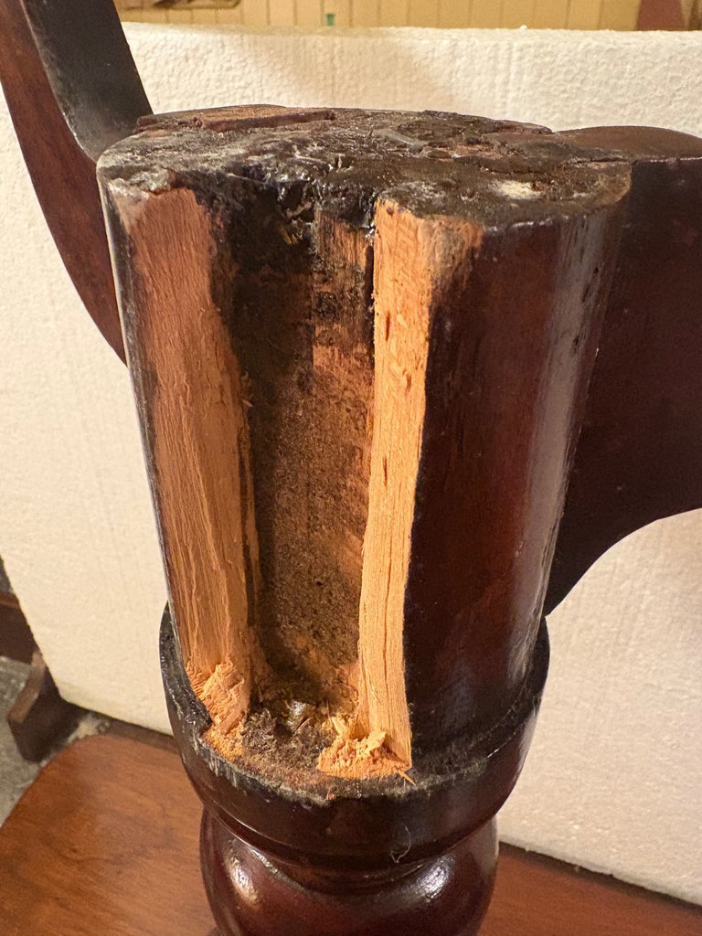 Pedestal wooden table with broken leg - image 4 of 8