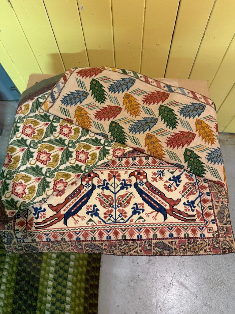 Assorted vintage textiles and a brown zippered pouch - image 8 of 14