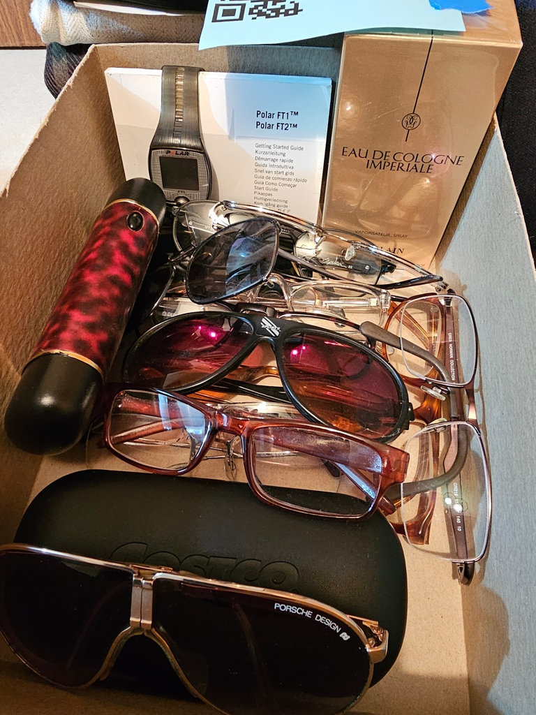 Assorted sunglasses and eyeglasses with cases - image 7 of 7