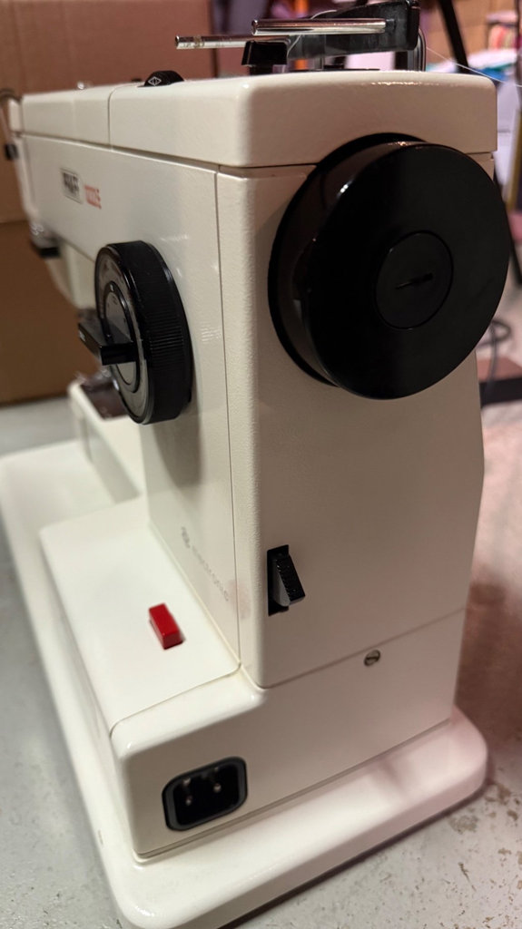 Pfaff sewing machine with accessories and manuals - image 8 of 9