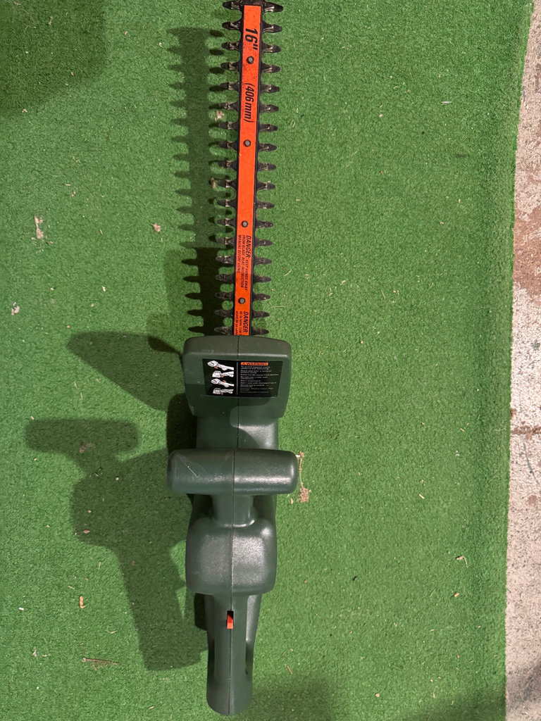 Black & Decker 16-inch Electric Hedge Trimmer - image 1 of 7