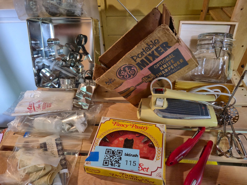 Vintage hand mixer with baking accessories and pastry decorating set - image 1 of 7