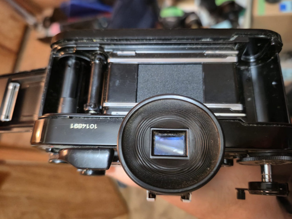 Canon film cameras with multiple lenses (FD mount) - image 2 of 8
