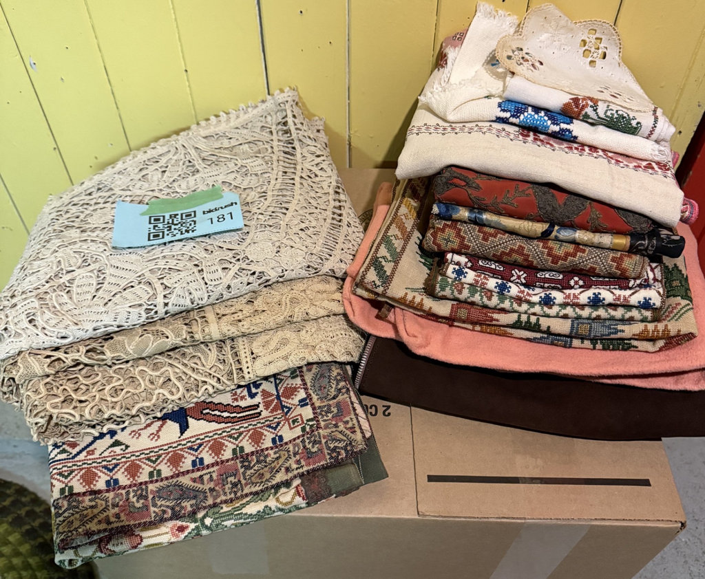 Assorted vintage textiles and a brown zippered pouch - image 2 of 14