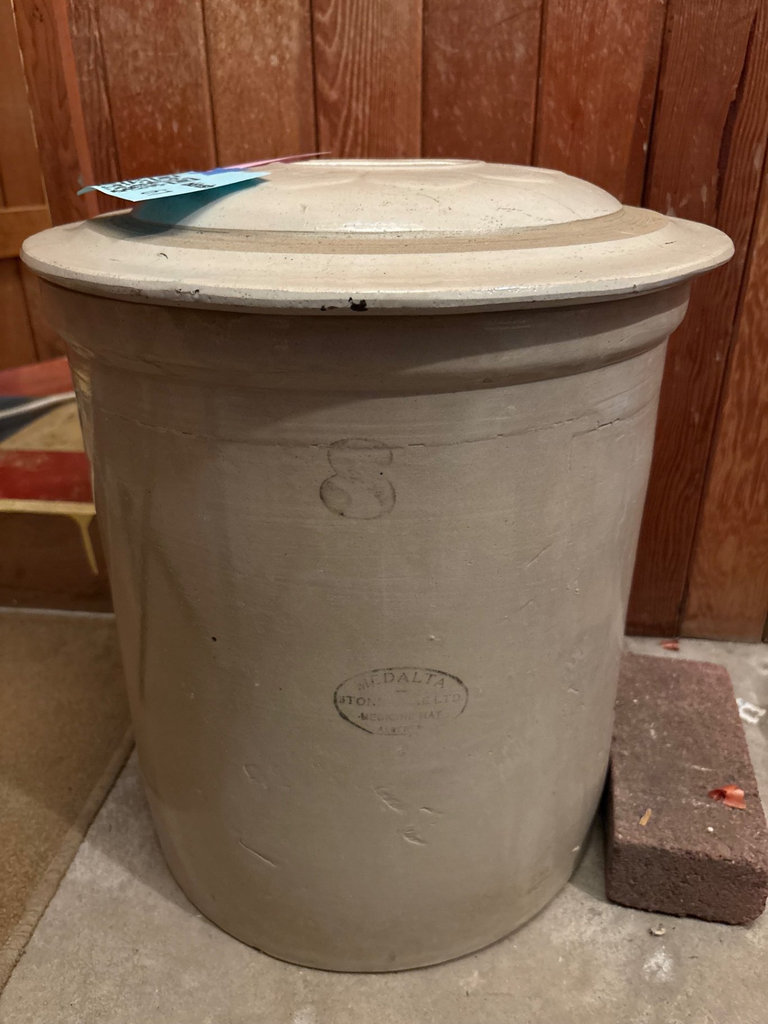 Medalta 8 Medicine Hat Alberta stoneware crock with lid - image 1 of 6