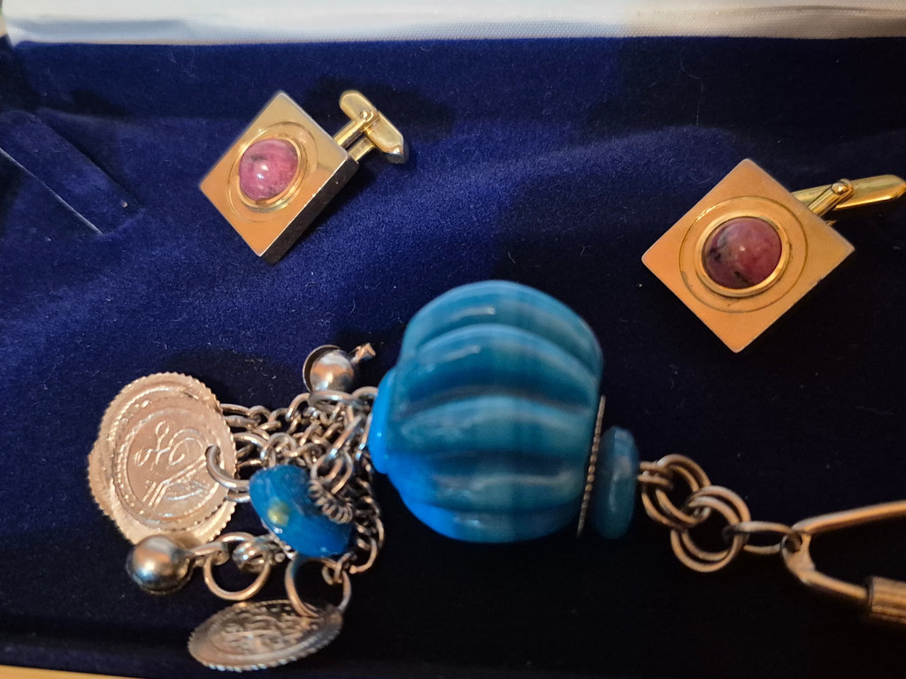 Assorted Costume Jewelry: Beaded Necklaces and Bracelets - image 4 of 4