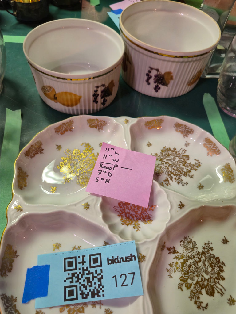 Hand-painted French porcelain serving dish & Royal Worchester casseroles - image 1 of 5