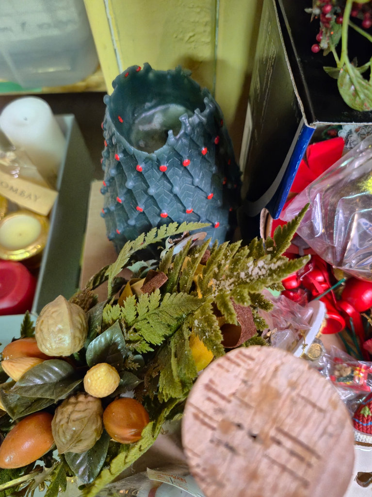 Assorted Christmas Decorations and Ornaments - image 4 of 5