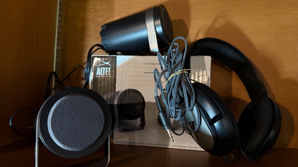 Speaker System for Computer & Headphones - image 2 of 5