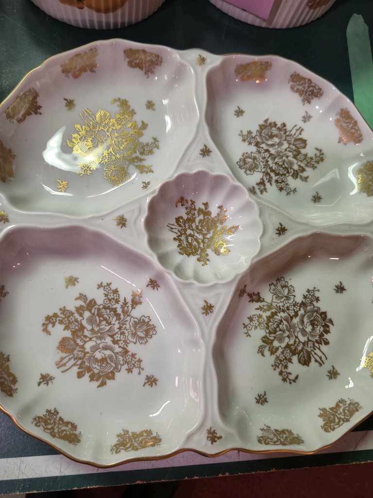 Hand-painted French porcelain serving dish & Royal Worchester casseroles - image 4 of 5