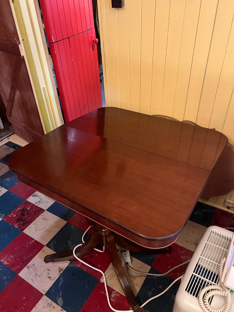 Antique four-legged Pedestal Duncan Phyfe-style Dining Table - image 2 of 10