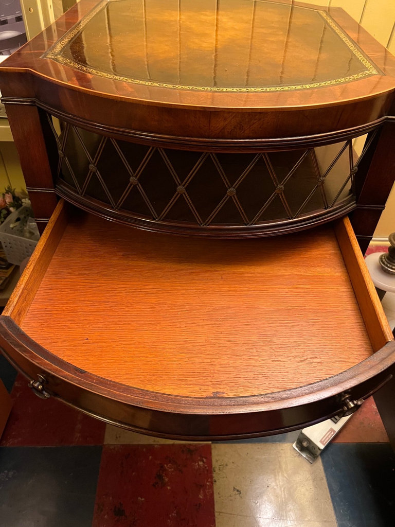 Vintage mahogany side table with leather-inlaid top by Weiman Tables - image 7 of 10