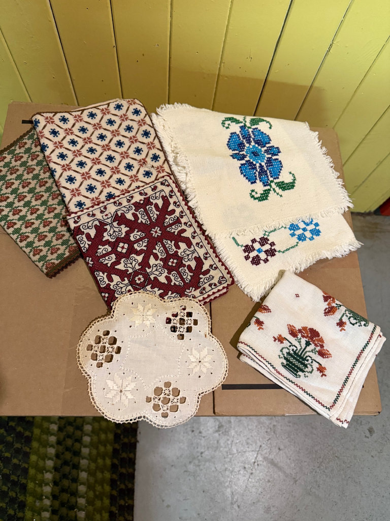 Assorted vintage textiles and a brown zippered pouch - image 10 of 14