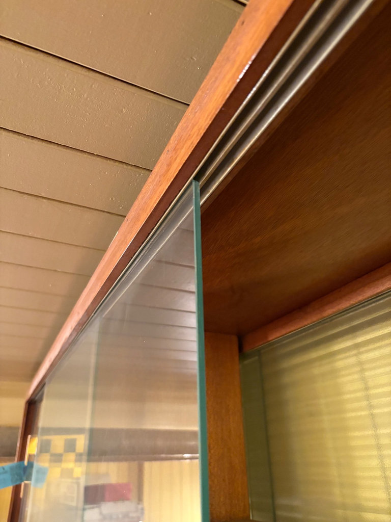 Mid-Century style display cabinet w glass upper section & lower storage - image 2 of 8