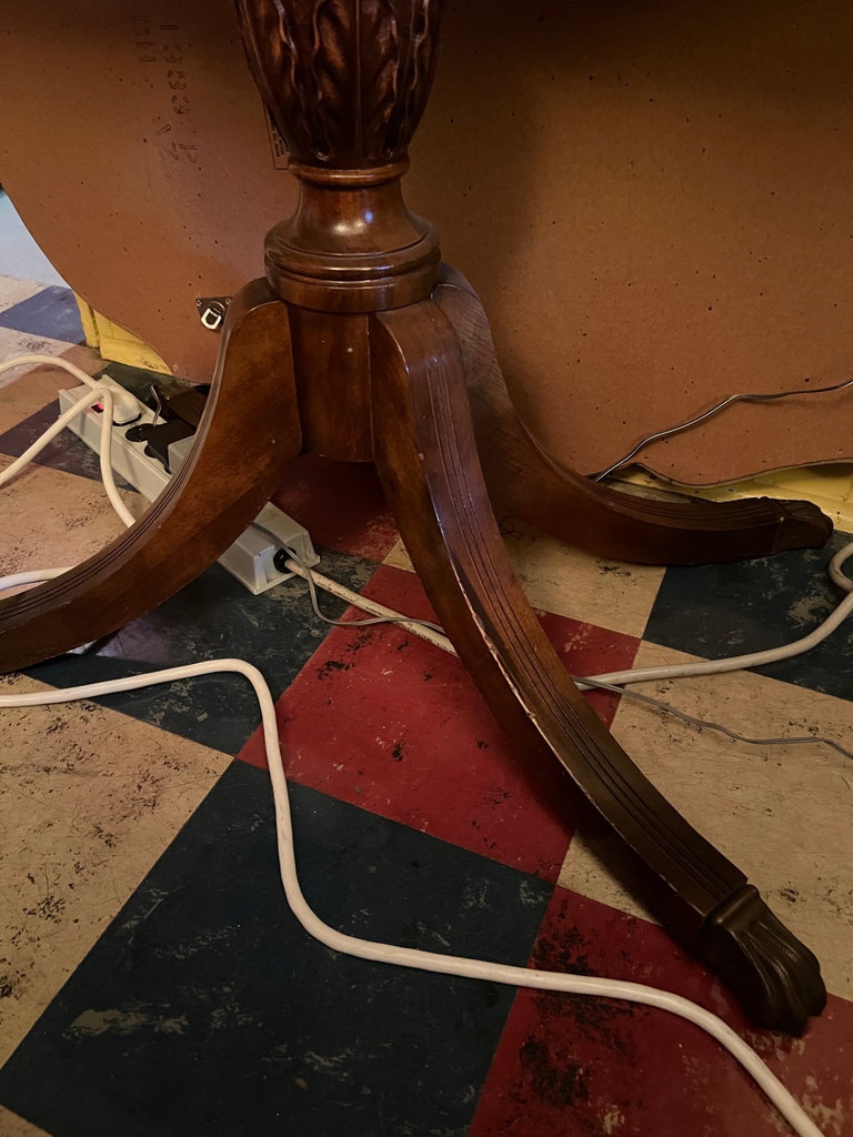 Antique four-legged Pedestal Duncan Phyfe-style Dining Table - image 7 of 10