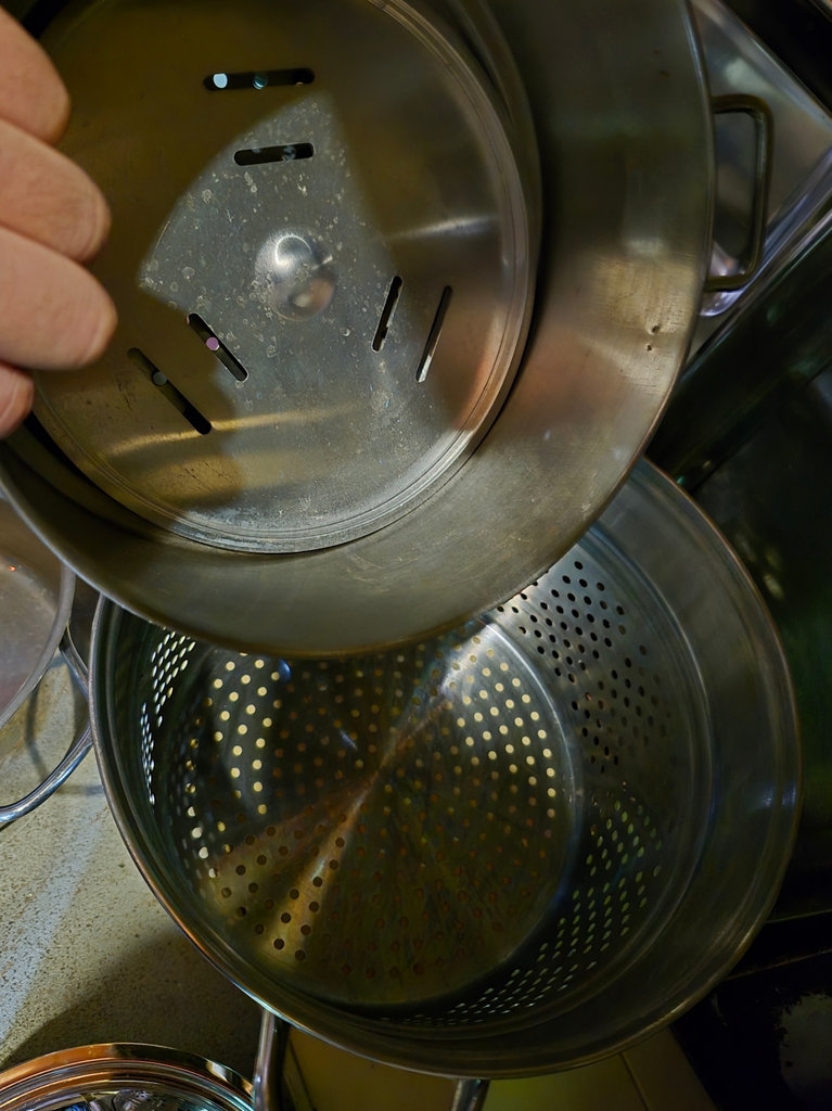 Stainless steel cookware and bakeware set - image 10 of 11