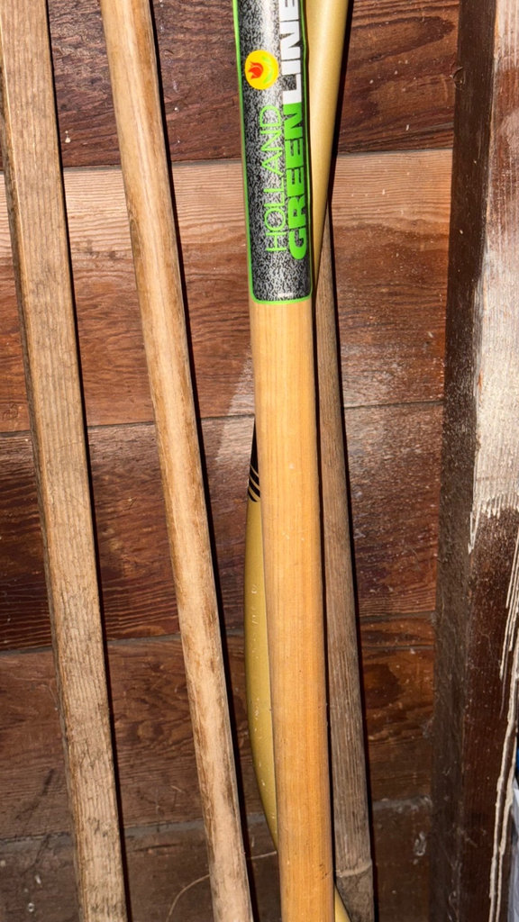 Assorted garden tools - image 3 of 5