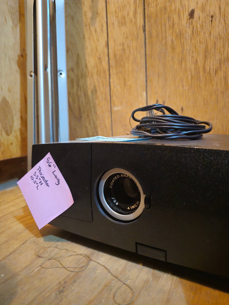 Sawyers Rotomatic Model 700 Black projector with and projector screen - image 4 of 5
