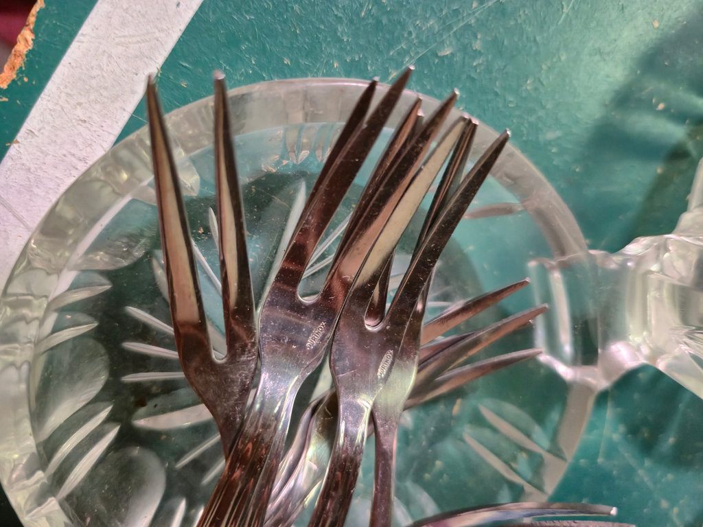 Crystal service ware and flatware - image 6 of 6