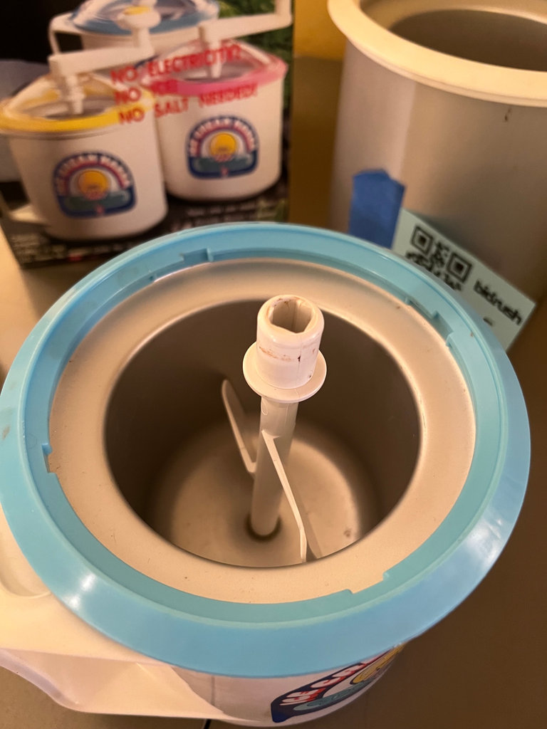 Donvier Ice Cream Maker collection with accessories - image 10 of 10