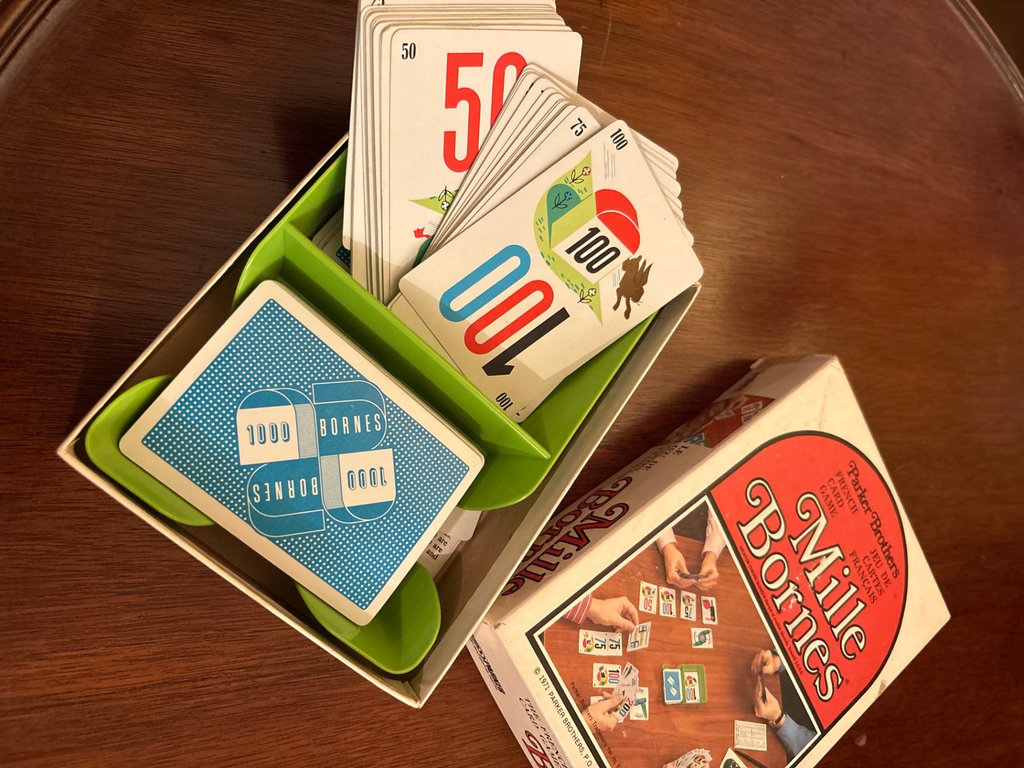 Vintage board games and chess set - image 6 of 7