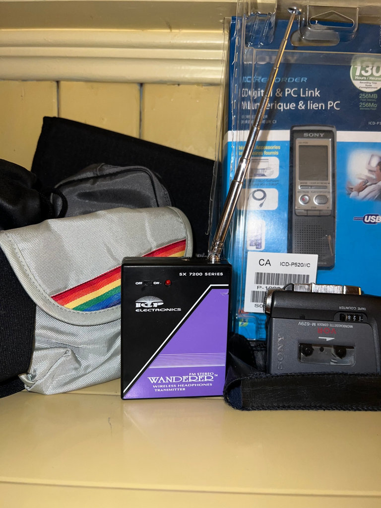 Assorted electronics and audio accessories - image 5 of 12