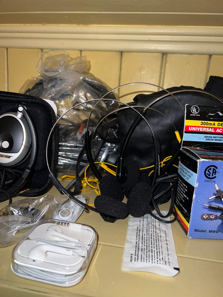 Assorted electronics and audio accessories - image 3 of 12
