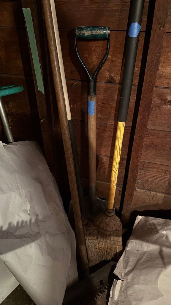Assorted cleaning and gardening tools - image 2 of 4