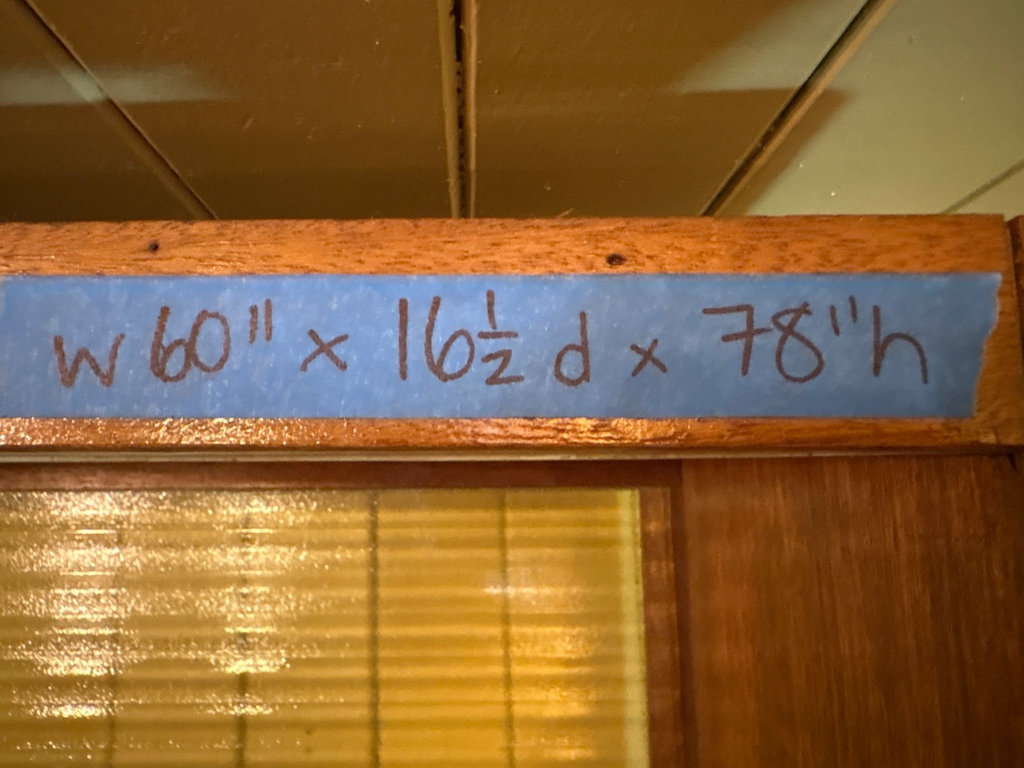Mid-Century style display cabinet w glass upper section & lower storage - image 8 of 8