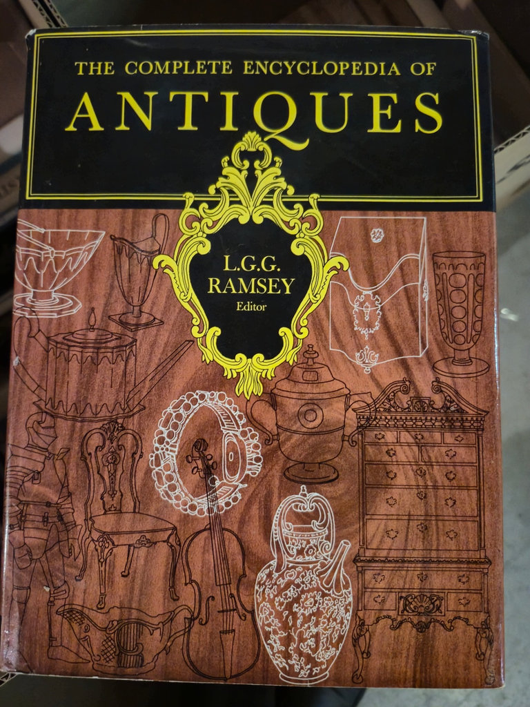 Antique reference books and catalogs - image 1 of 3