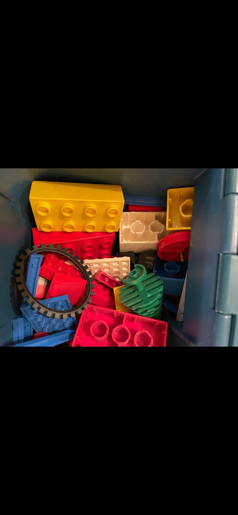 Assorted Vintage 1974 LEGO bricks and accessories in blue storage tub - image 5 of 8