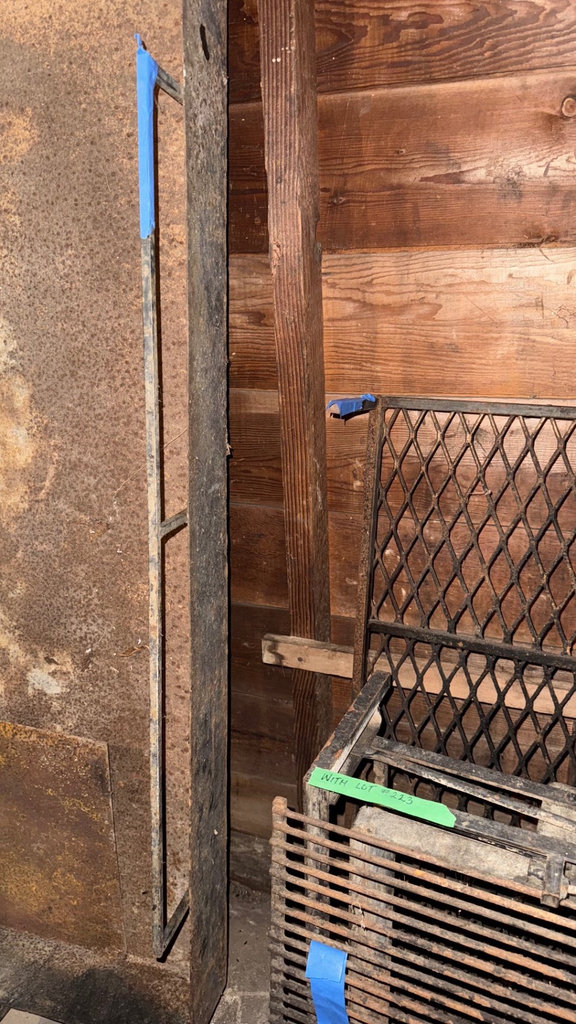 Large BBQ grill box and grate racks - image 5 of 5