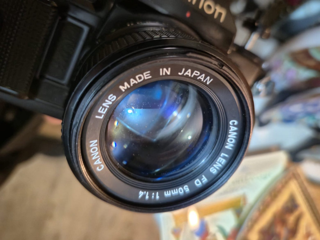Canon film cameras with multiple lenses (FD mount) - image 5 of 8
