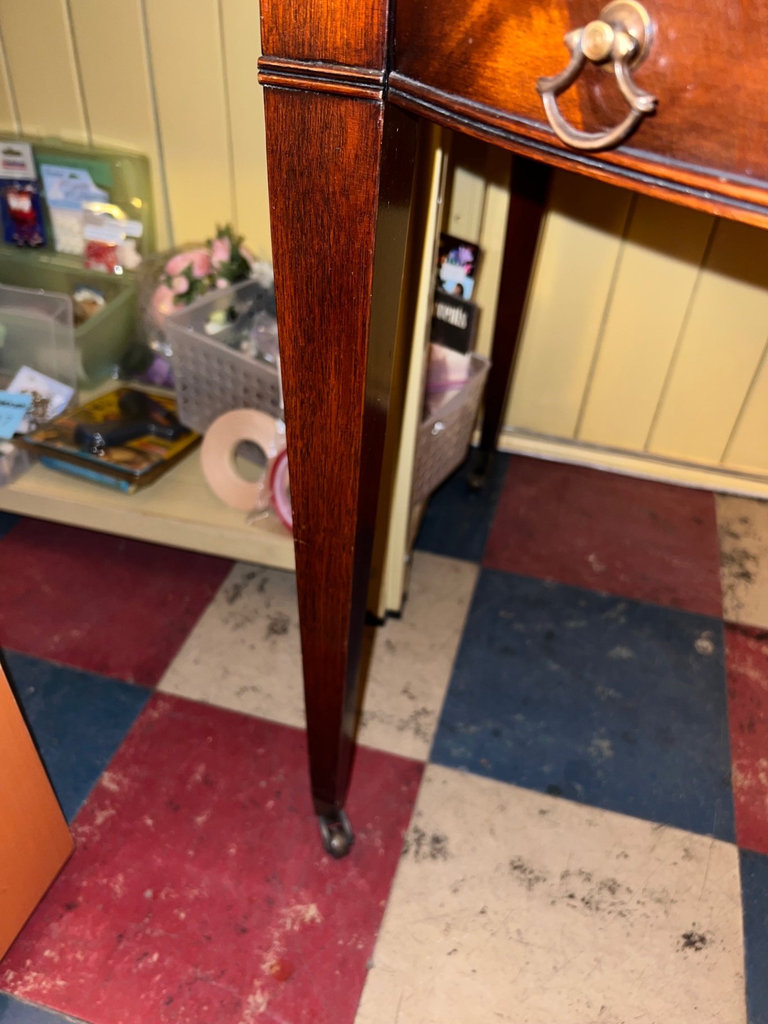 Vintage mahogany side table with leather-inlaid top by Weiman Tables - image 8 of 10