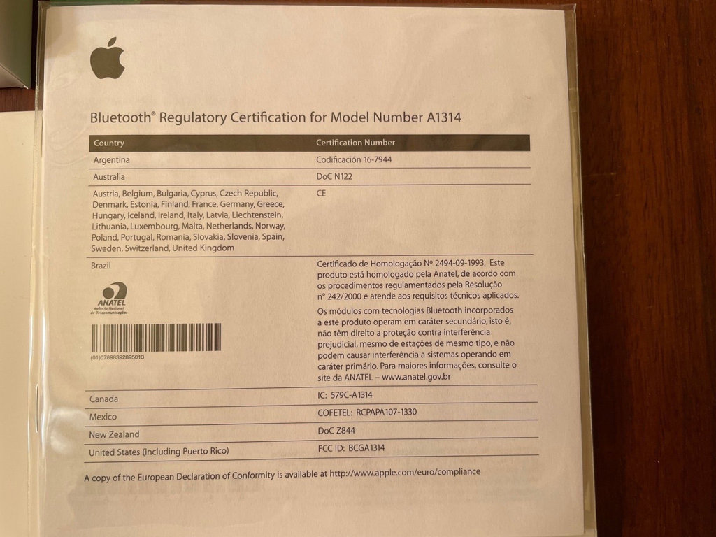 Apple wireless keyboards and trackpad - image 2 of 3