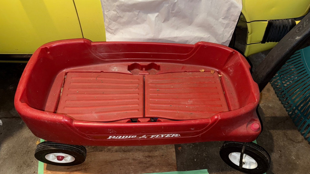 Radio Flyer red wagon - image 3 of 3