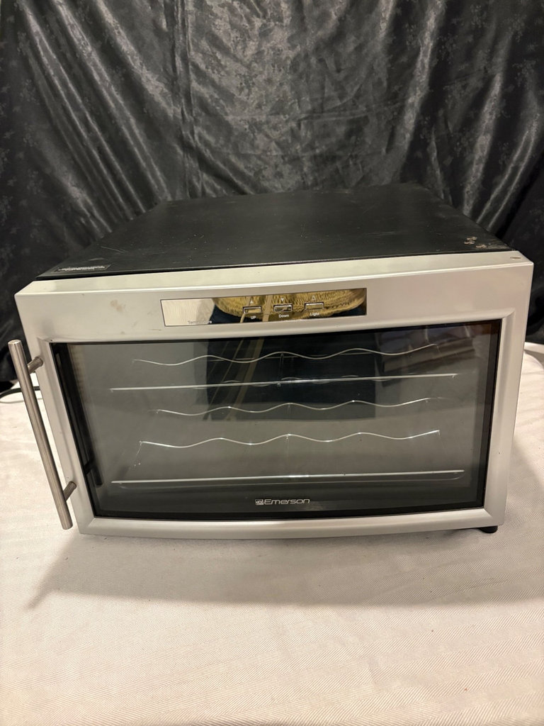 Emerson 8 Bottle Wine Fridge + Complete Wine Guide Book - image 2 of 4