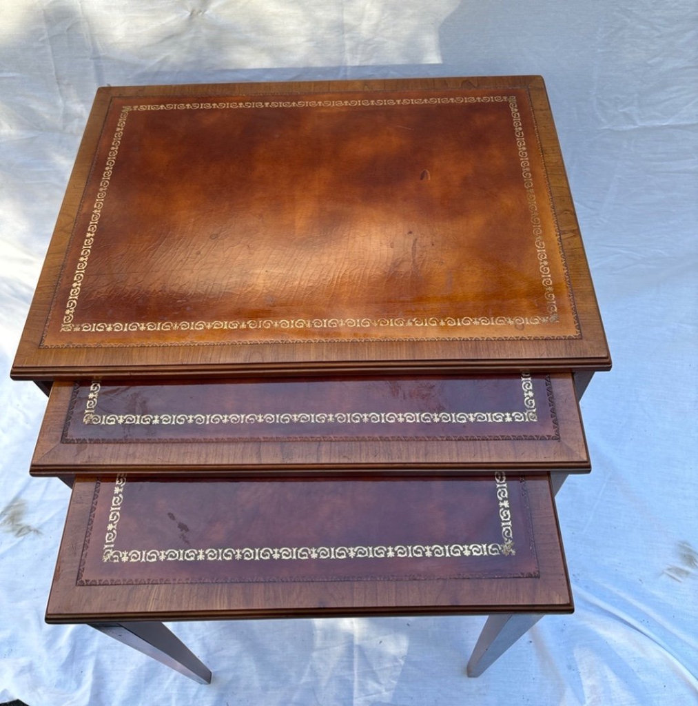Heritage Henredon Mahogany Nesting Tables  - image 3 of 4